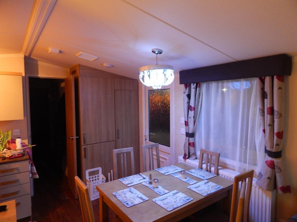 Presthaven Sands Holiday Park 3 And 2 Bed Caravans Prestatyn Kamer foto